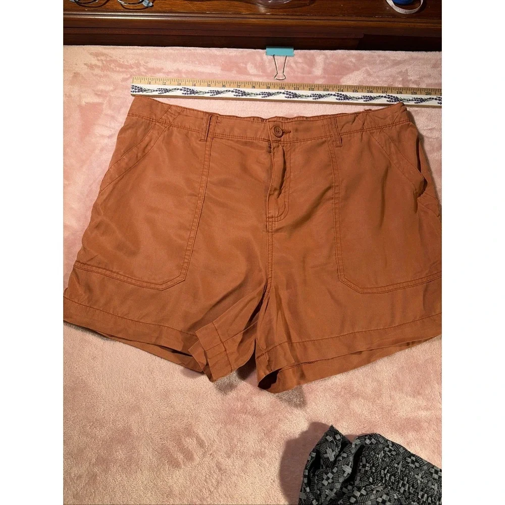 Old Navy, Socia Standard. this lot